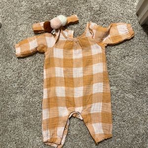 Mud Pie 0-3 month plaid outfit with matching headband